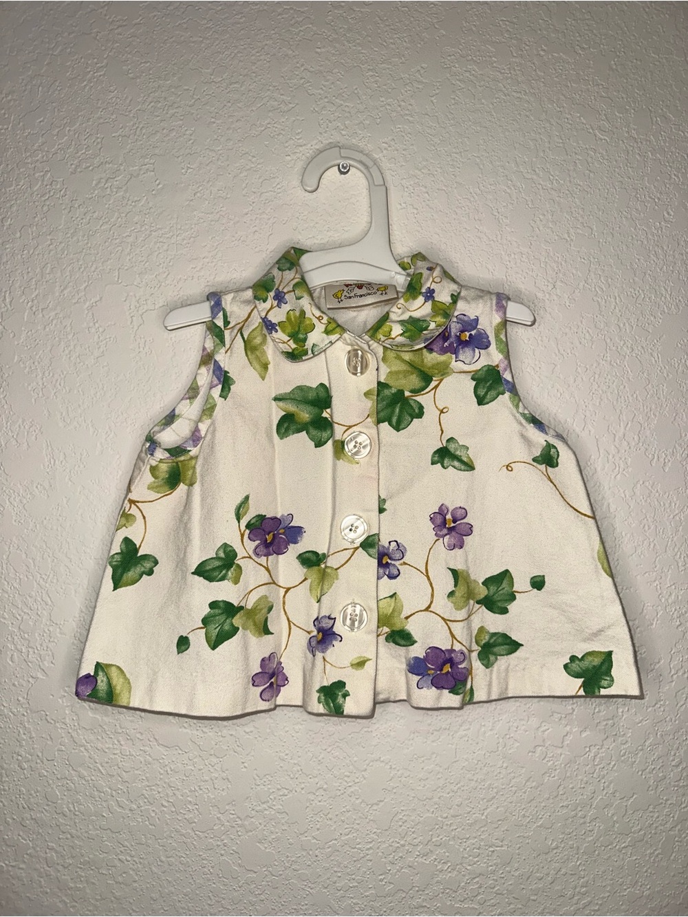 Vintage Floral ButtonFront Girls' Sleeveless Top - White, Purple & Green. Sz: 2T